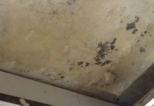 盐城阳台漏水维修公司分享下盐城卫生间渗水维修需要注意哪些问题。